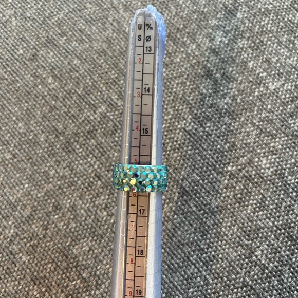 Vintage Blue Rhinestone Ring - Picture 4 of 4